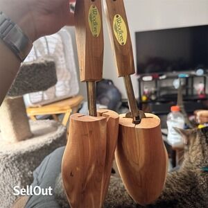 Woodlore Men's Cedar Adjustable Shoe Tree Stretcher Size M Brown